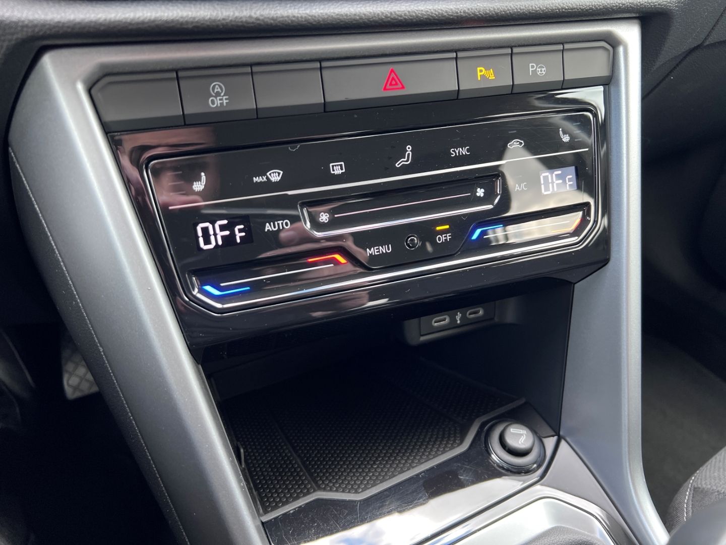 Volkswagen T-Roc 1.0TSI Life - Samsaru's Car Outlet