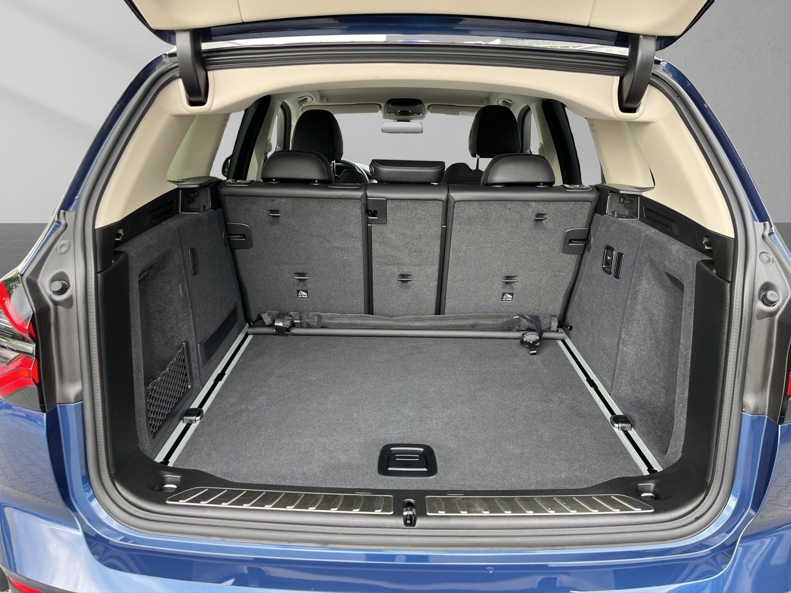 BMW X3 xDrive20d - Samsaru's Car Outlet