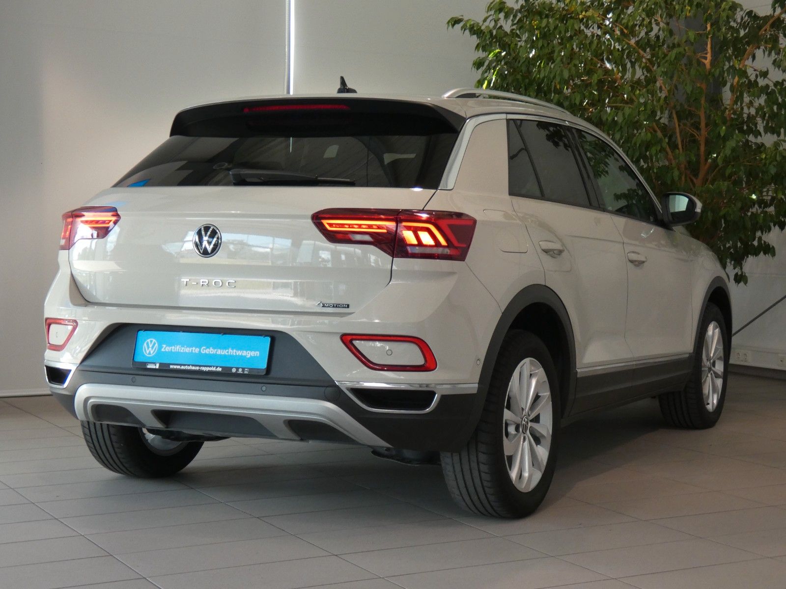 Volkswagen T-Roc 2.0 TDI Style 4Motion DSG - Samsaru's Car Outlet