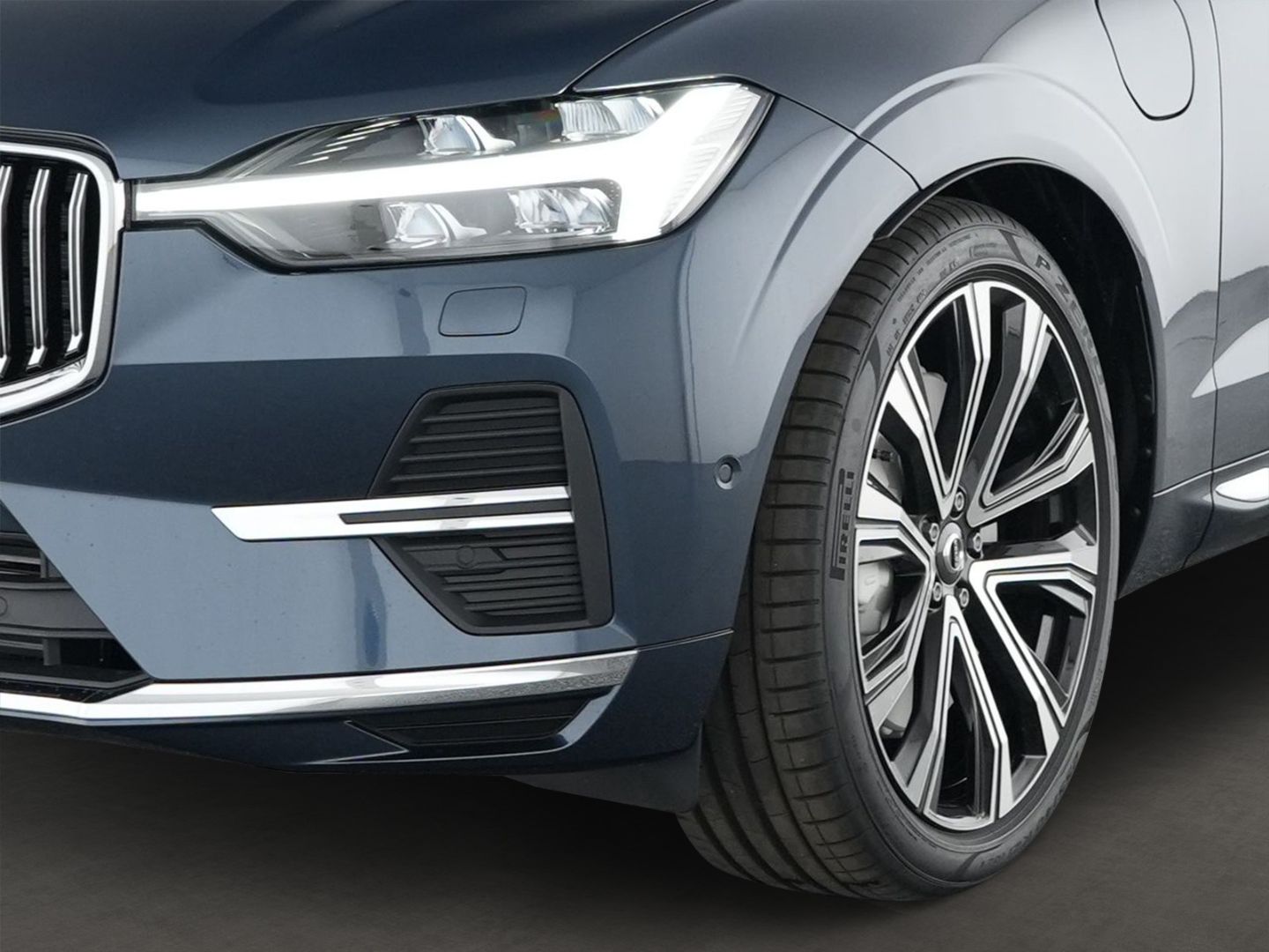 Volvo XC60 T6 Plus Bright Plug-In Hybrid AWD EU6d Luft