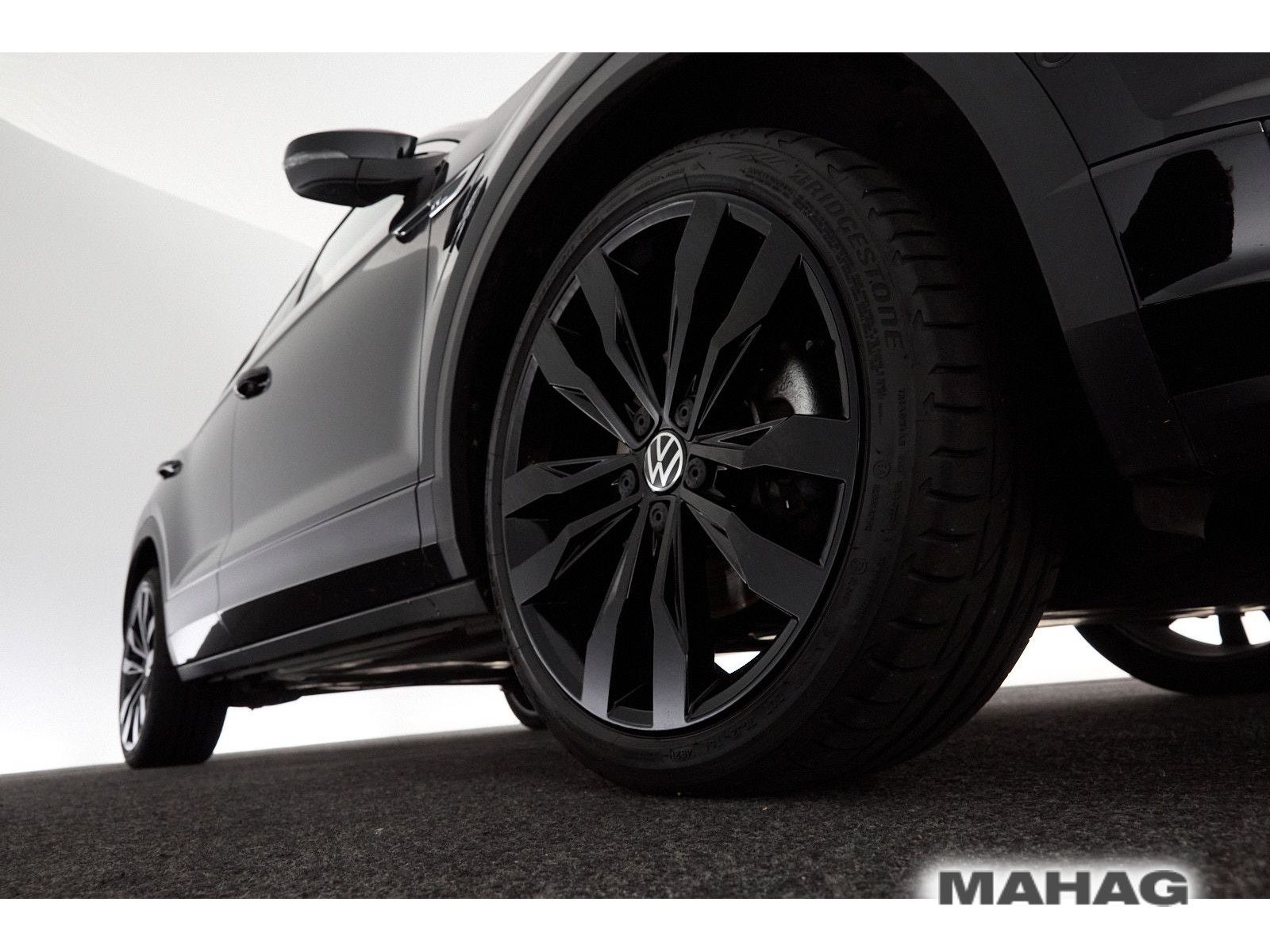 Volkswagen T-ROC 1.5 TSI Sport R-Line - Samsaru's Car Outlet