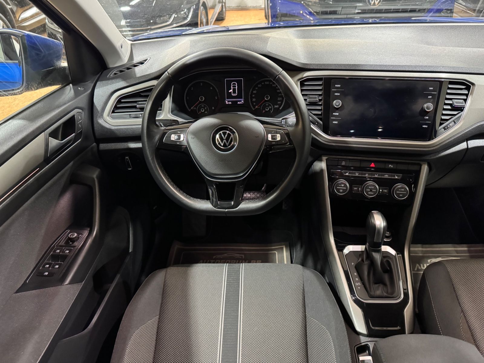 Volkswagen T-Roc Style 2.0 TDI DSG - Samsaru's Car Outlet