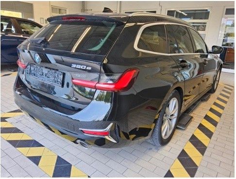 BMW 320e Luxury Line - Samsaru's Car Outlet