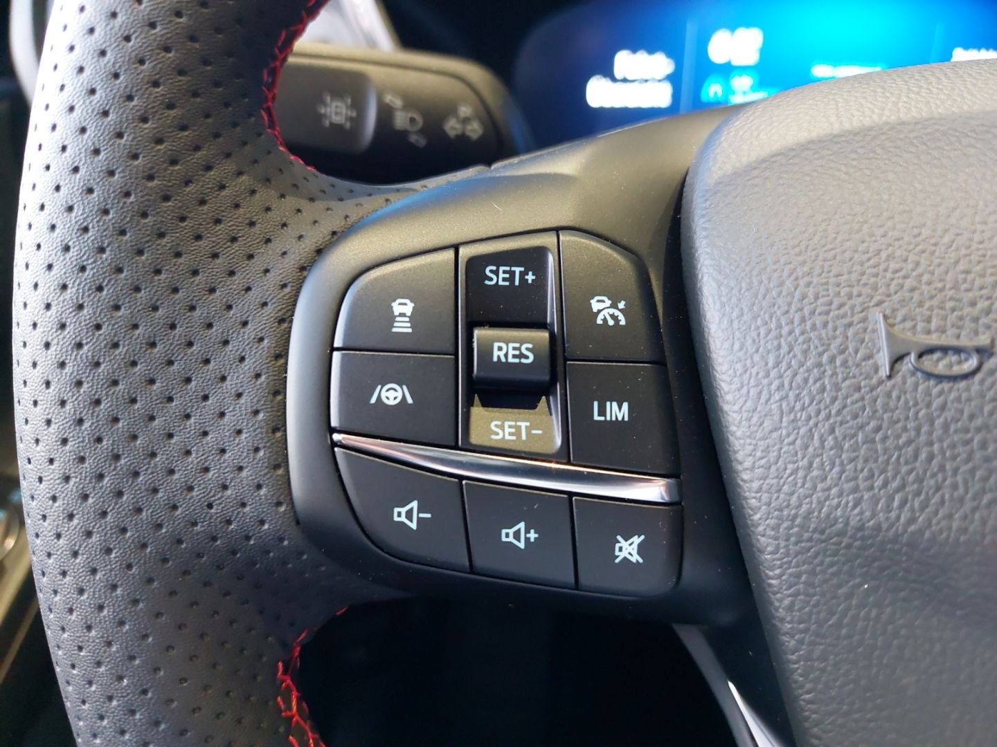 Ford Kuga Graphite Tech Edition PHEV - Samsaru's Car Outlet