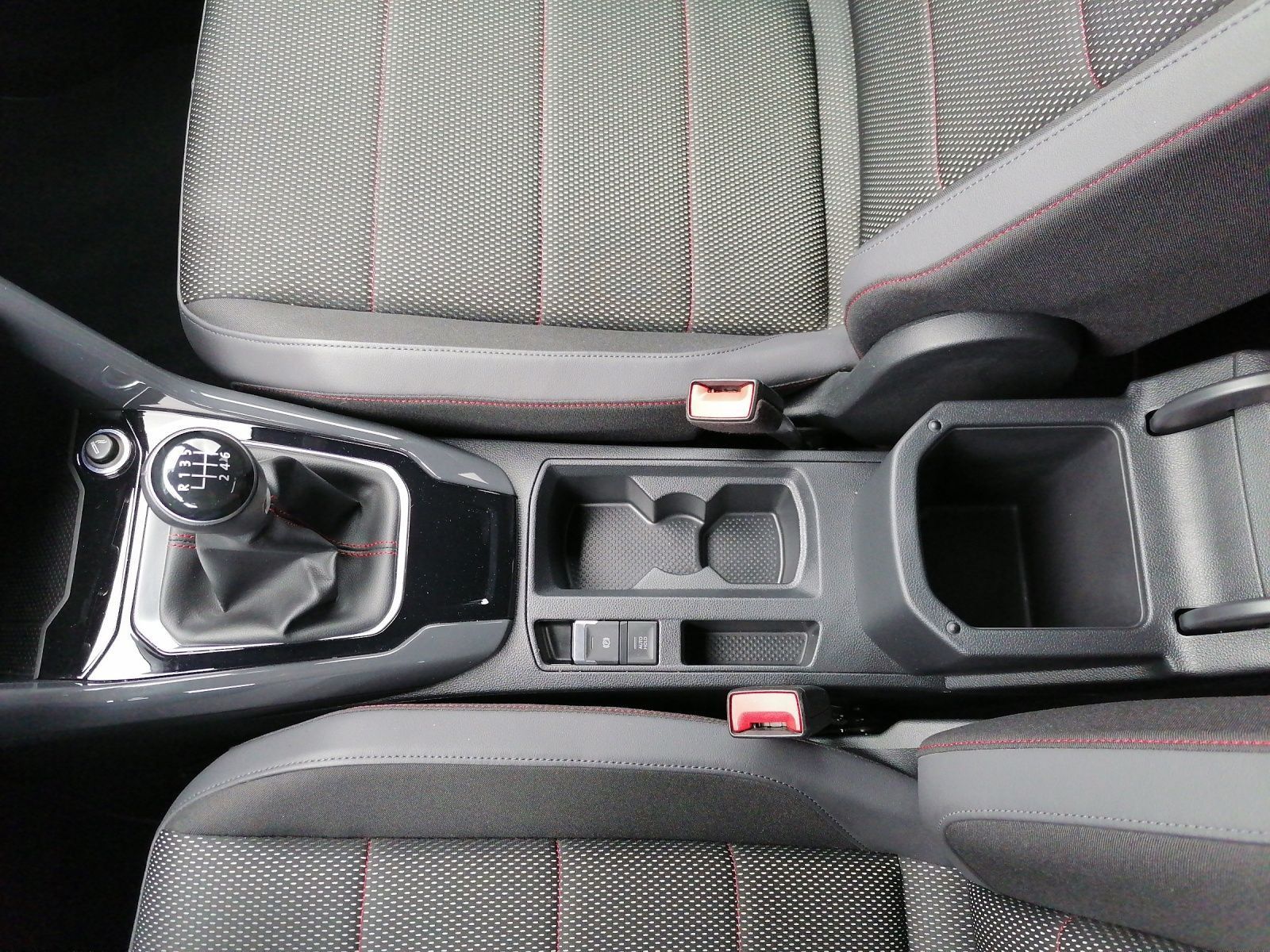 Volkswagen T-ROC Sport TSI - Samsaru's Car Outlet