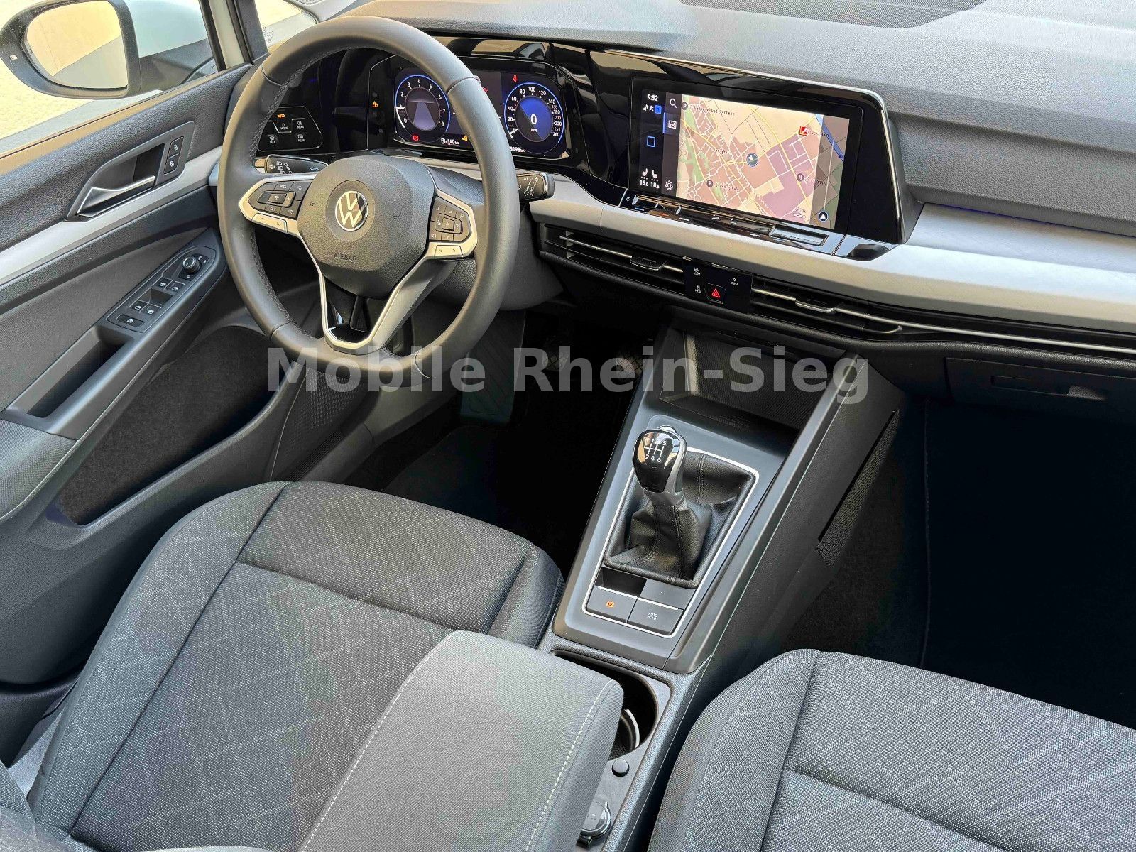 Volkswagen Golf VIII Lim. Life - Samsaru's Car Outlet