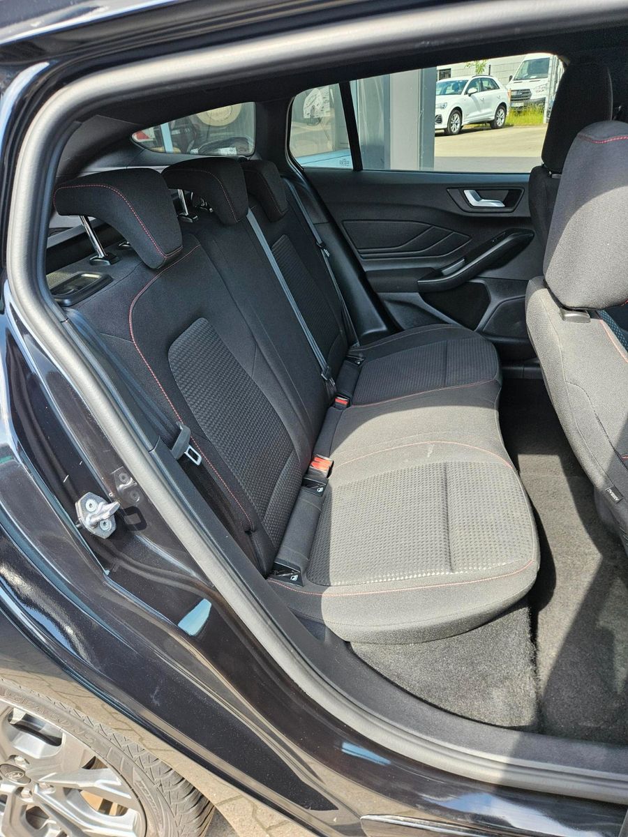 Ford Focus Turnier ST-Line ACC LED NAVI Kamera