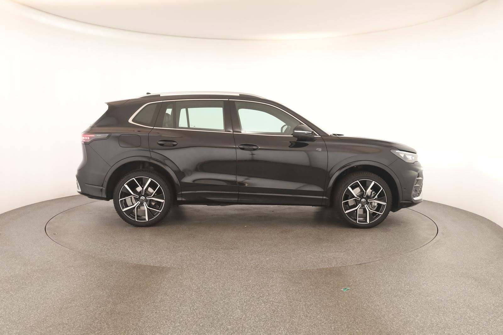 Volkswagen Tiguan 2.0 TDI 4M DSG R-Line Leder Pano Navi 360