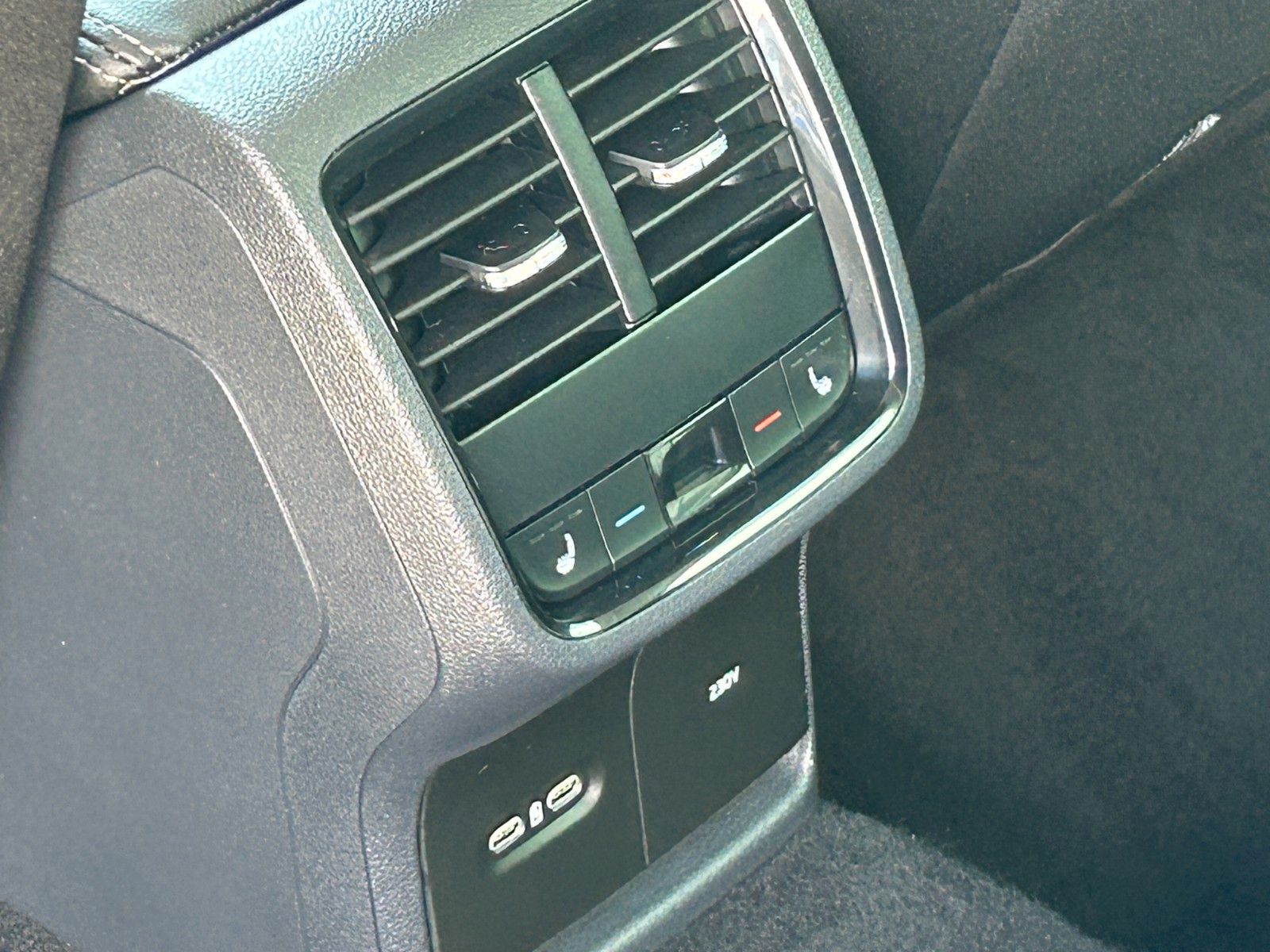 Skoda OCTAVIA Combi 1.5 TSI - Samsaru's Car Outlet