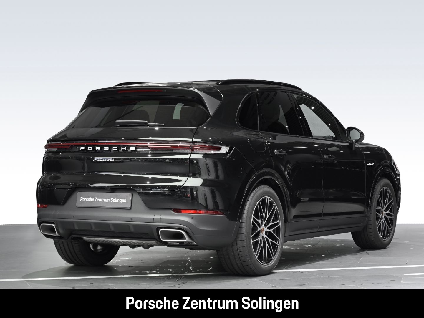 Porsche Cayenne E-Hybrid Panoramadach Bose Beifahrerdisp