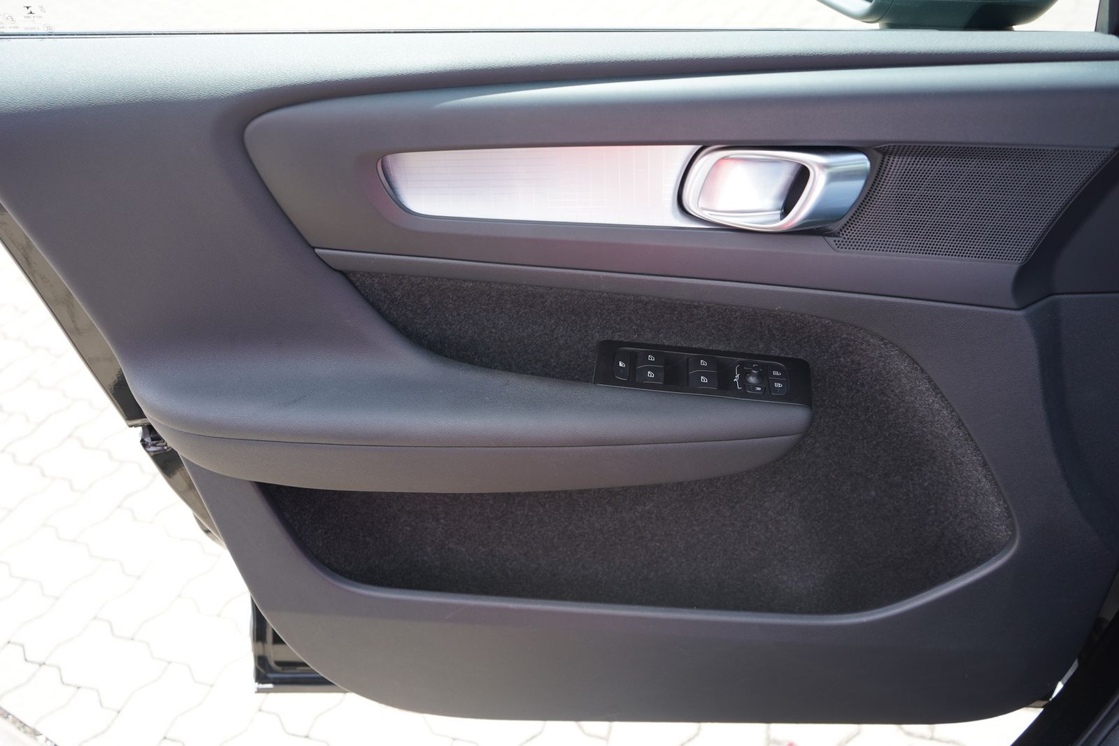 Volvo XC 40 T3 2WD Momentum Pro - Samsaru's Car Outlet