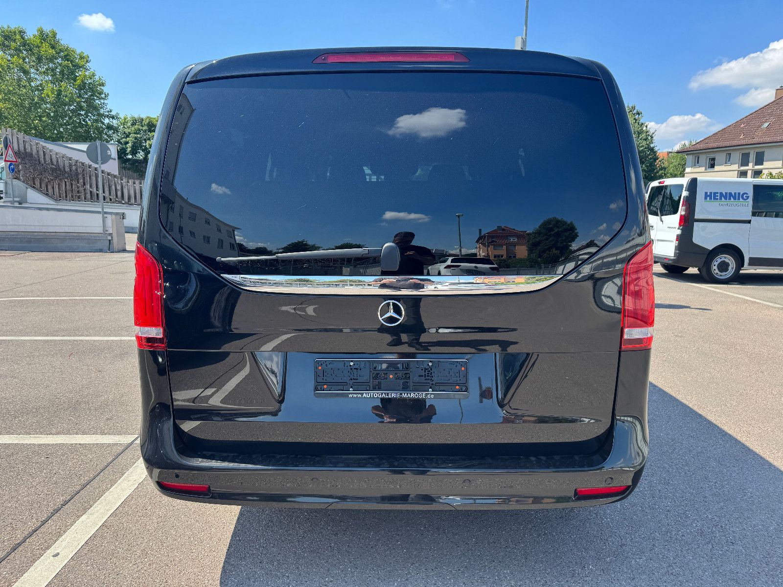 Mercedes-Benz V 220 d lang 4M - Samsaru's Car Outlet