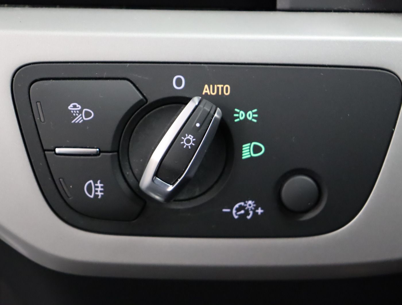 Audi A4 Avant 40 TDI S tronic - Samsaru's Car Outlet