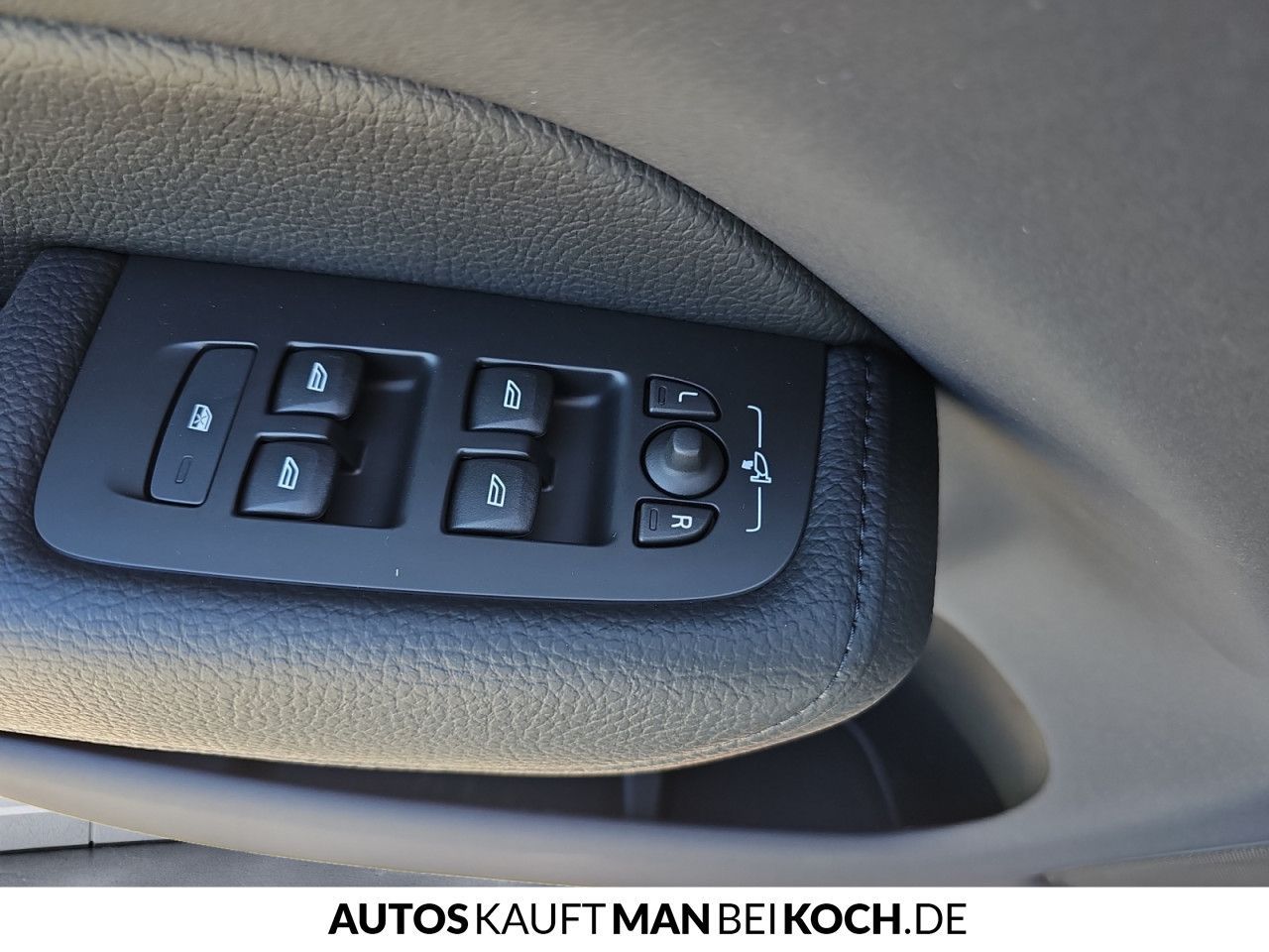 Volvo XC60 T6 Recharge AWD - Samsaru's Car Outlet