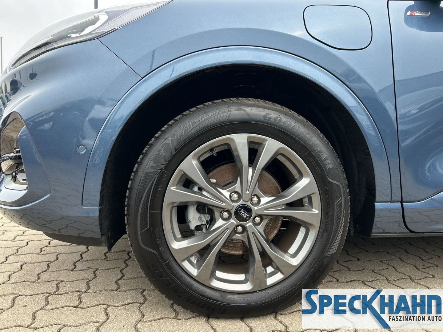 Ford Kuga Plug-In Hybrid ST-Line - Samsaru's Car Outlet