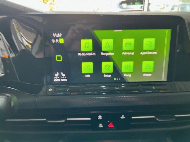 Volkswagen Golf VIII 1.5 TSI Lim. United - Samsaru's Car Outlet
