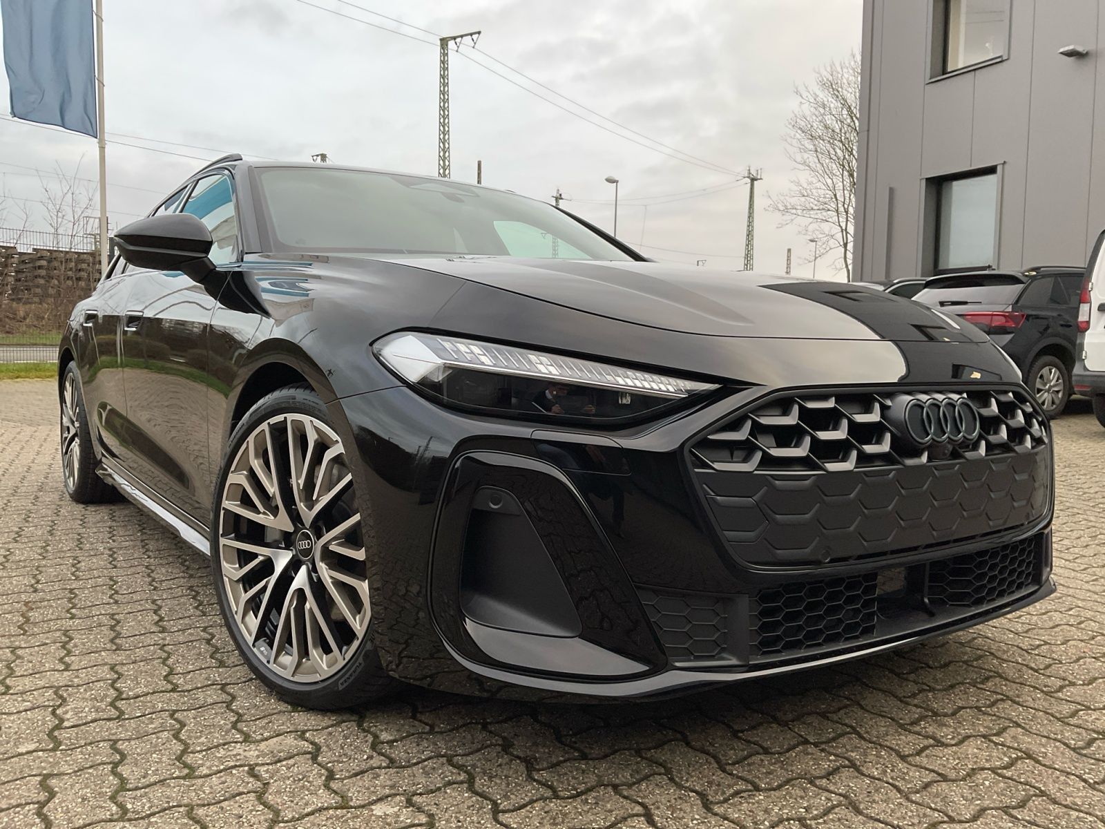 Audi A5 Avant TDI quattro S line B&O AHK HUD 360°