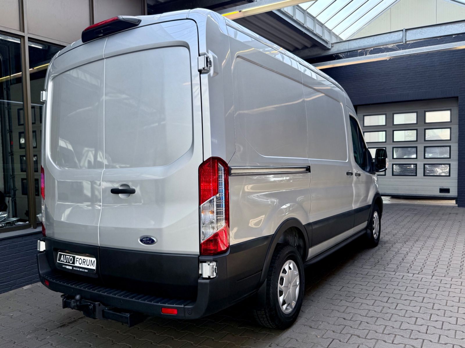 Ford Transit 2.0 D L2H2 AUTOMATIK AHK STANDHEIZG NAVI