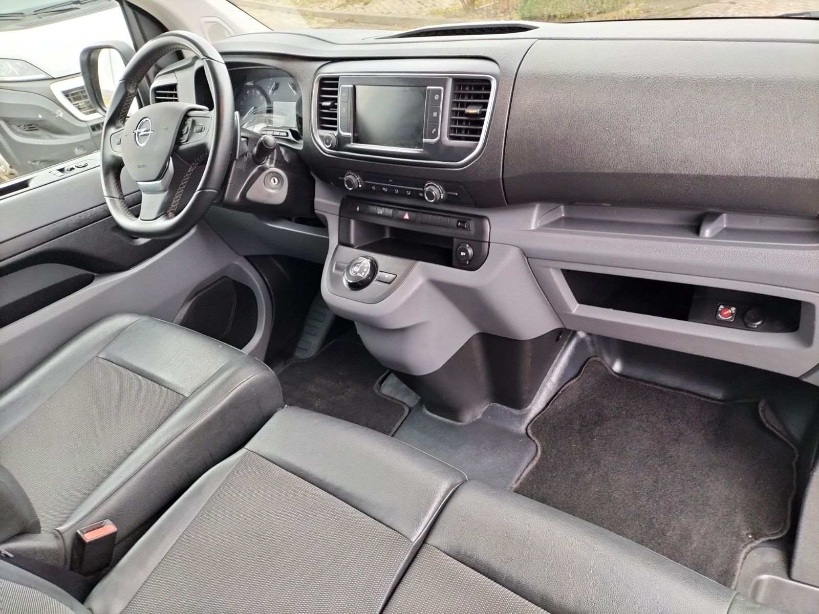 Opel Vivaro Kasten Edition M - Samsaru's Car Outlet