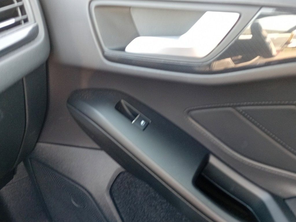 Ford Focus Turnier 1.0 EcoBoost Hybrid Aut. ST-LINE X