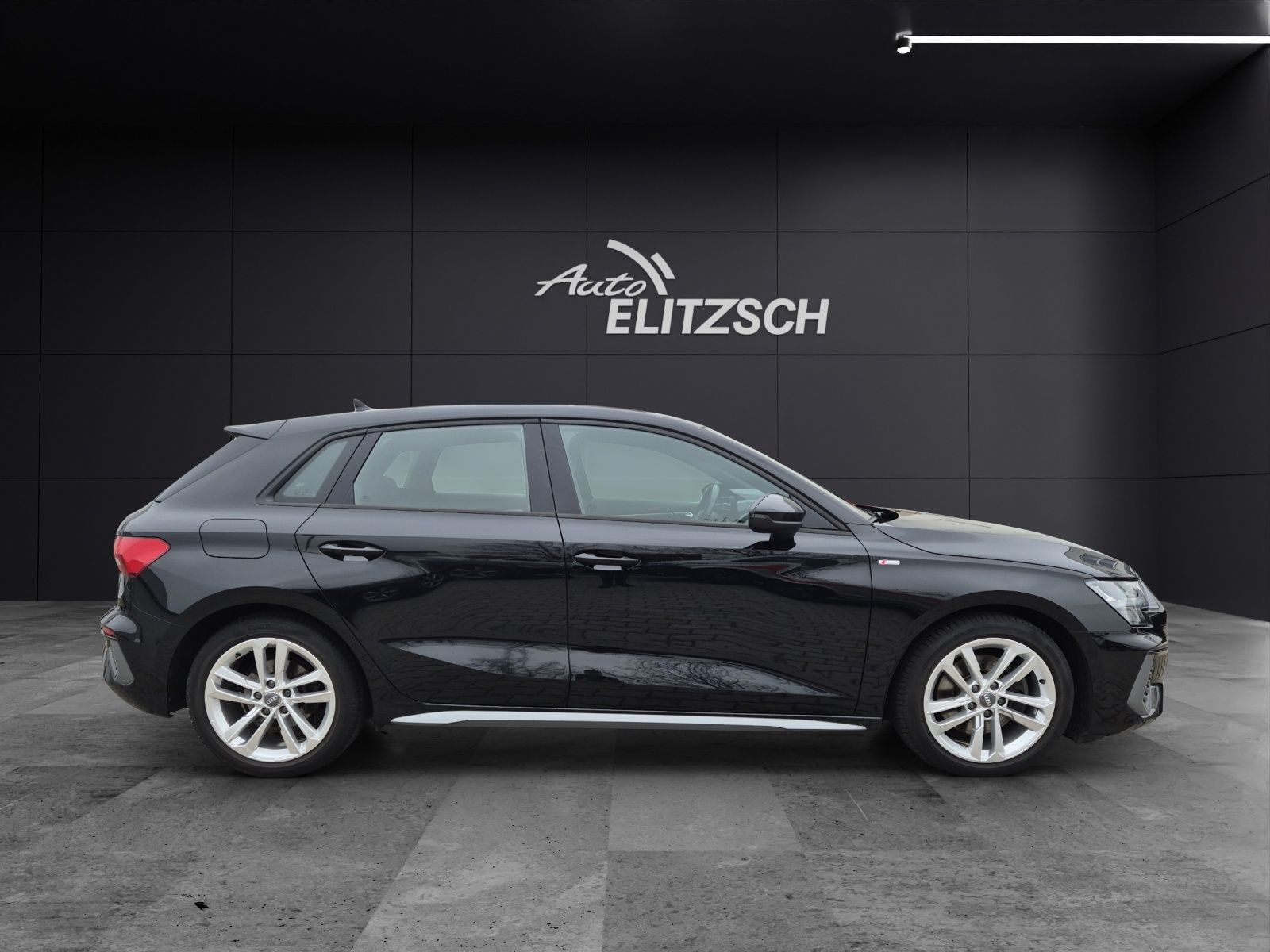 Audi A3 Sportback 35 TFSI S line S-tronic - Samsaru's Car Outlet