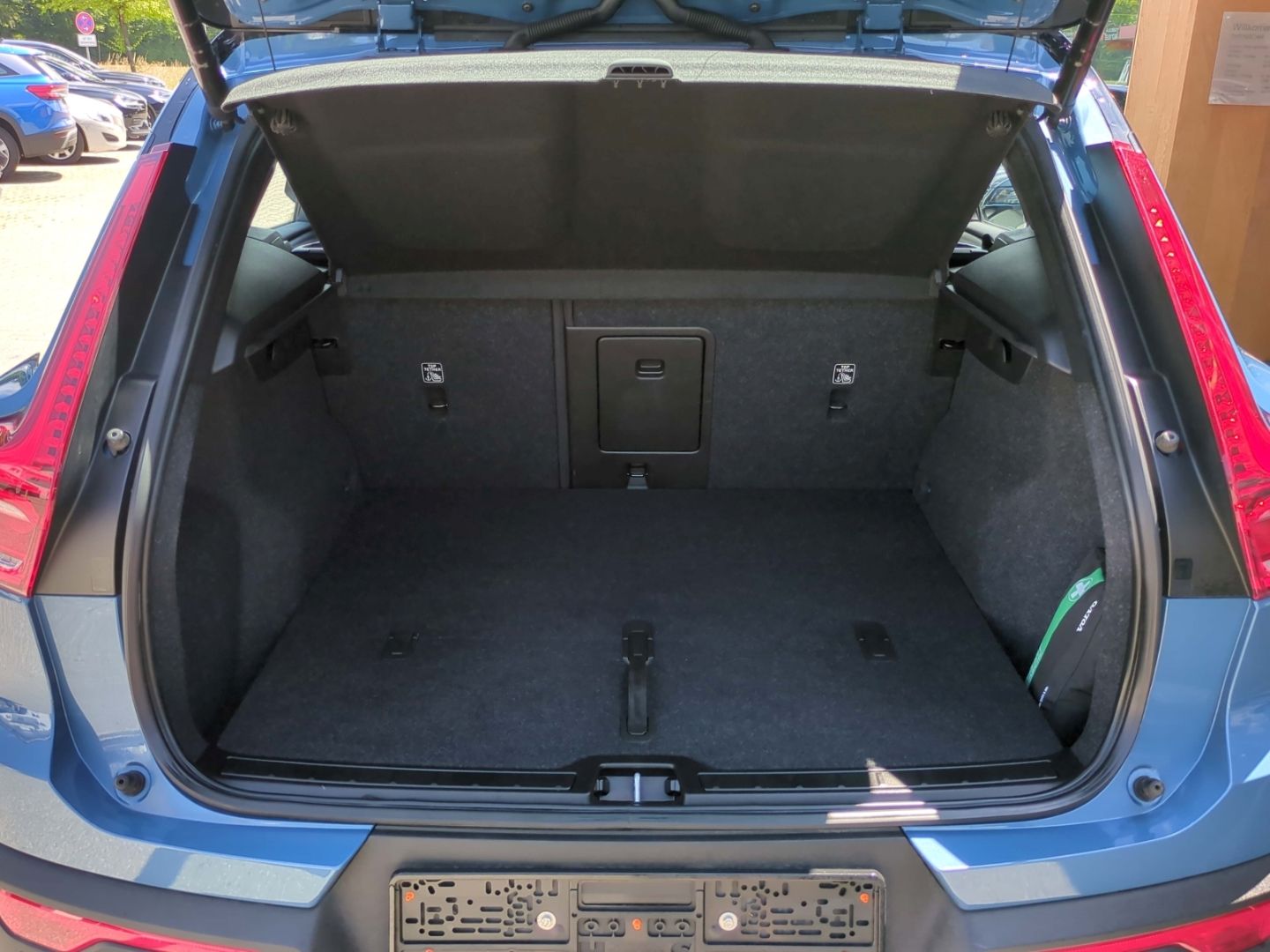 Volvo XC40 Ultimate Recharge Pure Electric 2WD - Samsaru's Car Outlet