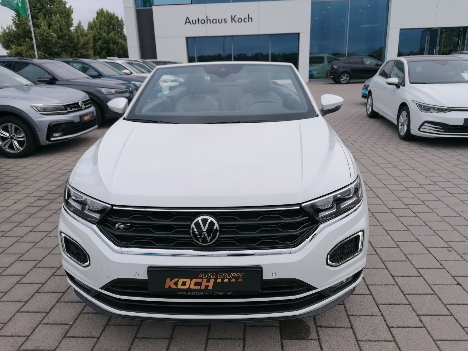 Volkswagen T-Roc 1.5TSI R-Line - Samsaru's Car Outlet