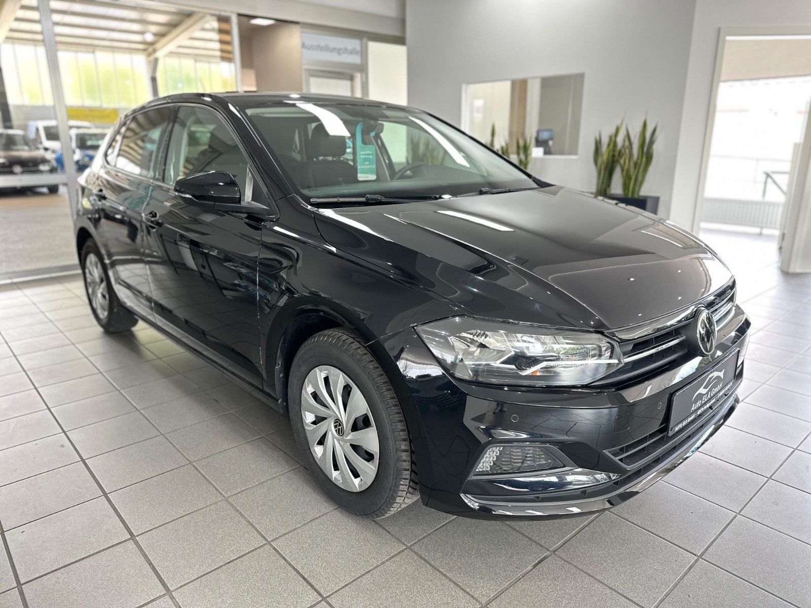 Volkswagen Polo VI 1.0 TSI Automatik - Samsaru's Car Outlet