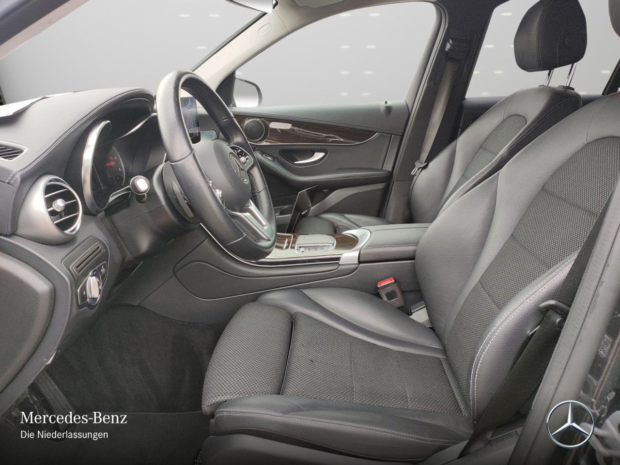Mercedes-Benz GLC 300 d 4M Exclusive - Samsaru's Car Outlet