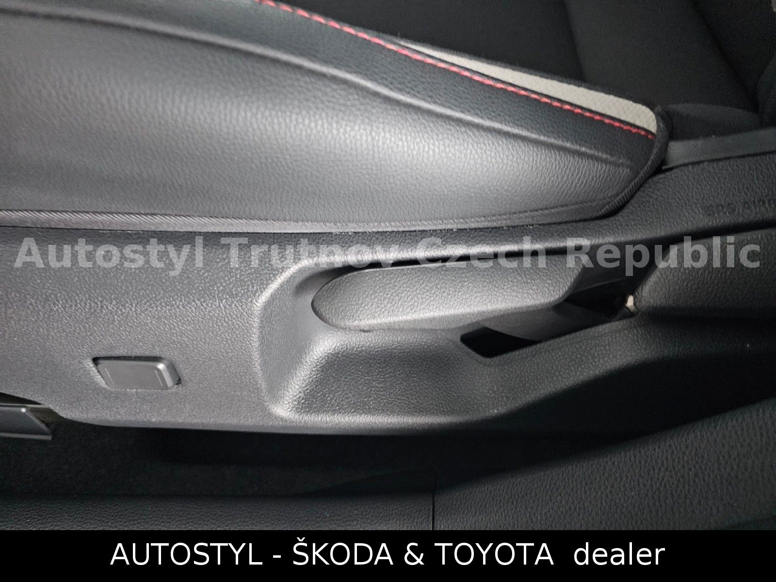Toyota 2.0HEV 197k GR SPORT DYNAMIC HEAD UP