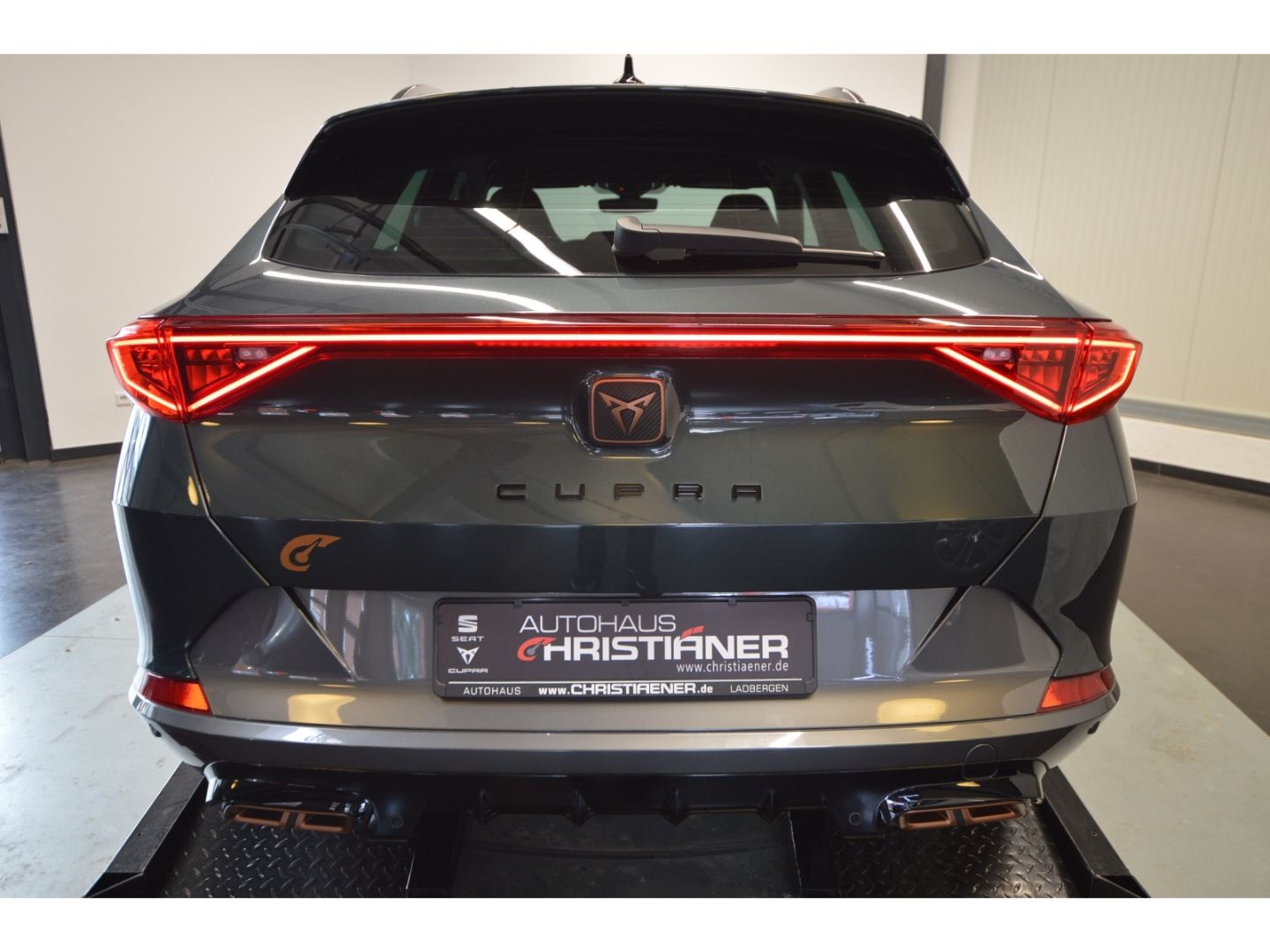 Cupra Formentor VZ e-HYBRID - Samsaru's Car Outlet
