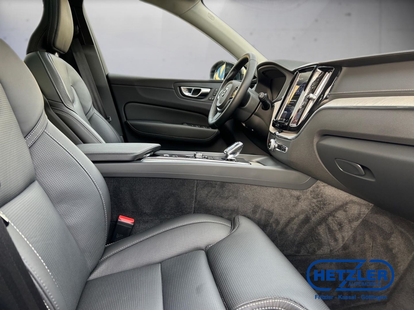 Volvo XC60 Ultra Dark Recharge Plug-In Hybrid AWD T8 T