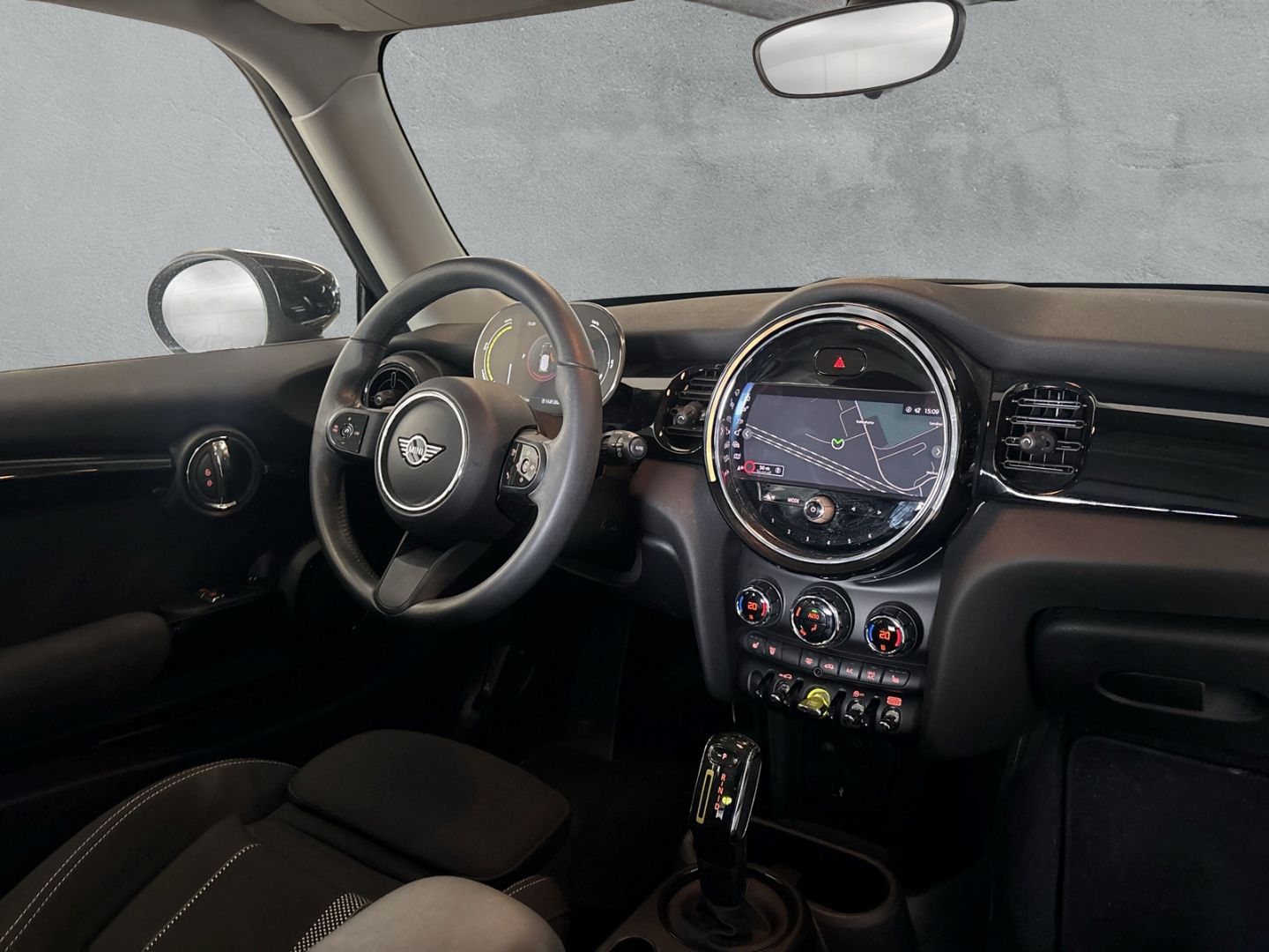 MINI Cooper SE Essential Trim - Samsaru's Car Outlet