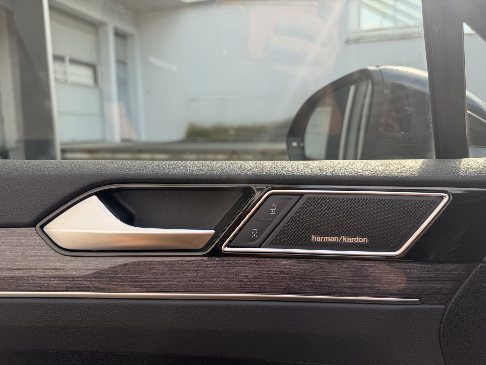 Volkswagen Passat R-Line LED Virtual Pano Massage H&K AHK