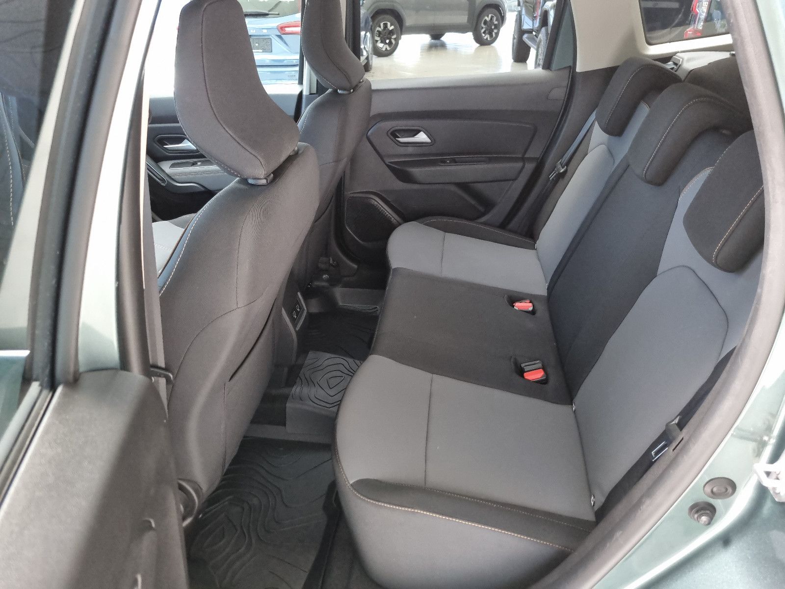 Dacia Duster II Extreme TCe 150 EDC - Samsaru's Car Outlet