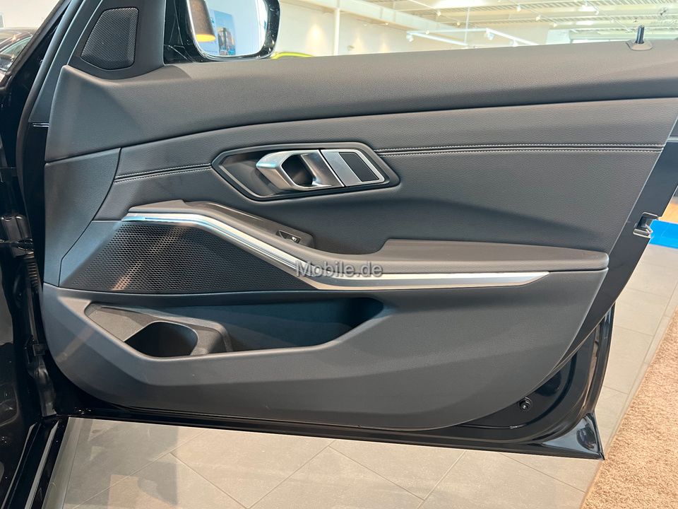 BMW 320i Touring M Sport - Samsaru's Car Outlet