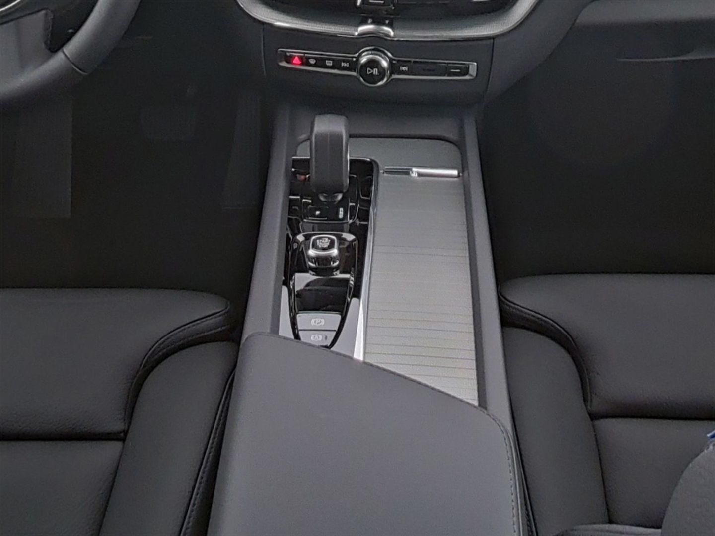 Volvo XC60 T6 Plus Bright Plug-In Hybrid AWD EU6d Luft