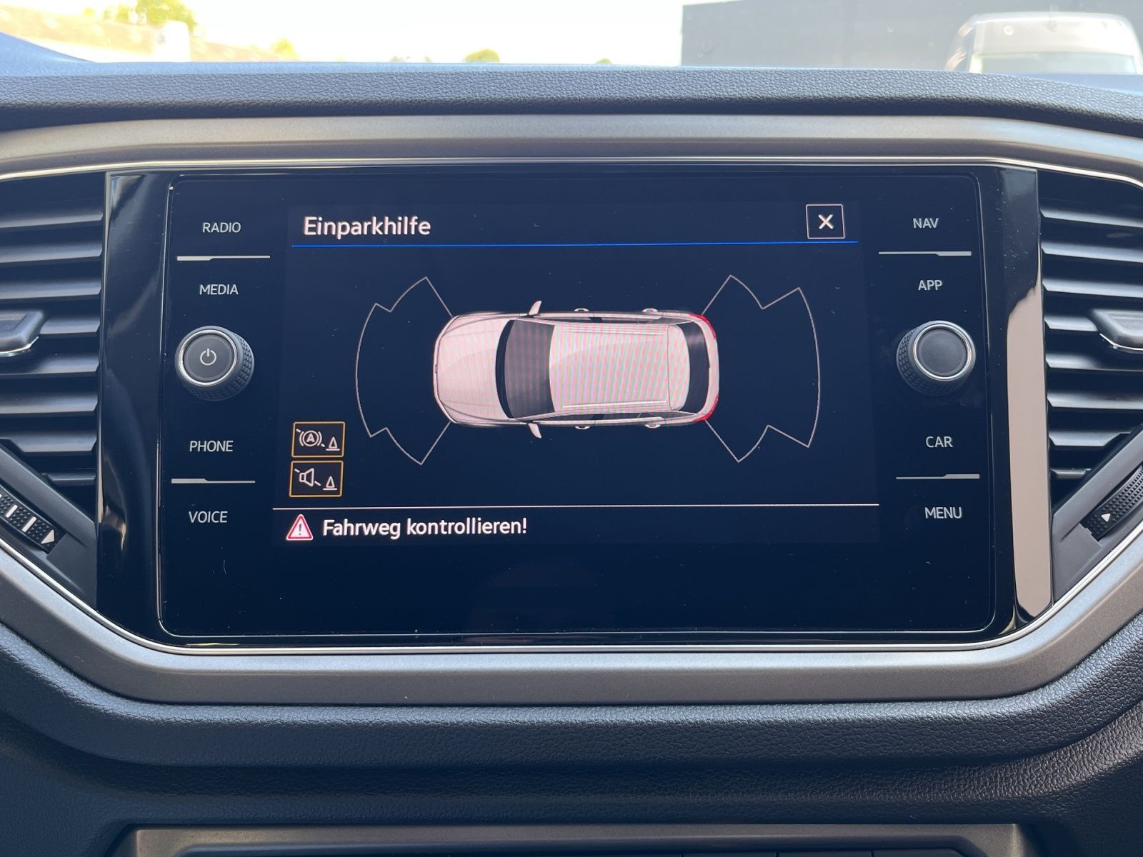 Volkswagen T-Roc Style 1.5 TSI DSG - Samsaru's Car Outlet