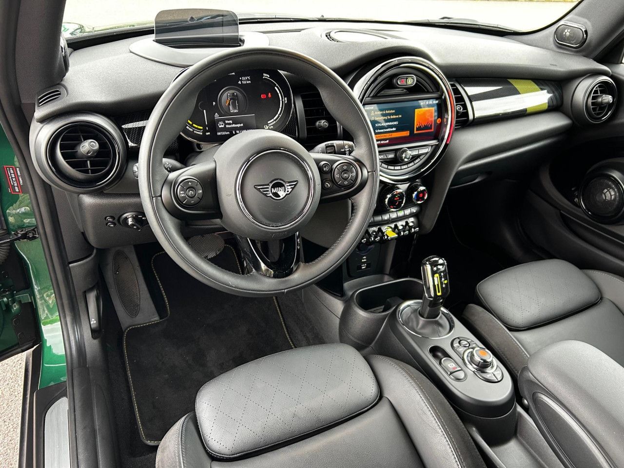 MINI Cooper SE - Samsaru's Car Outlet