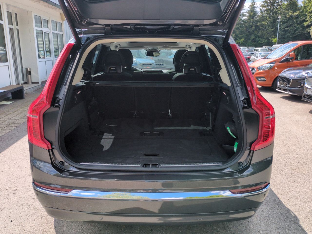 Volvo XC90 T8 Recharge Ultra Bright Plug-In Hybrid AWD