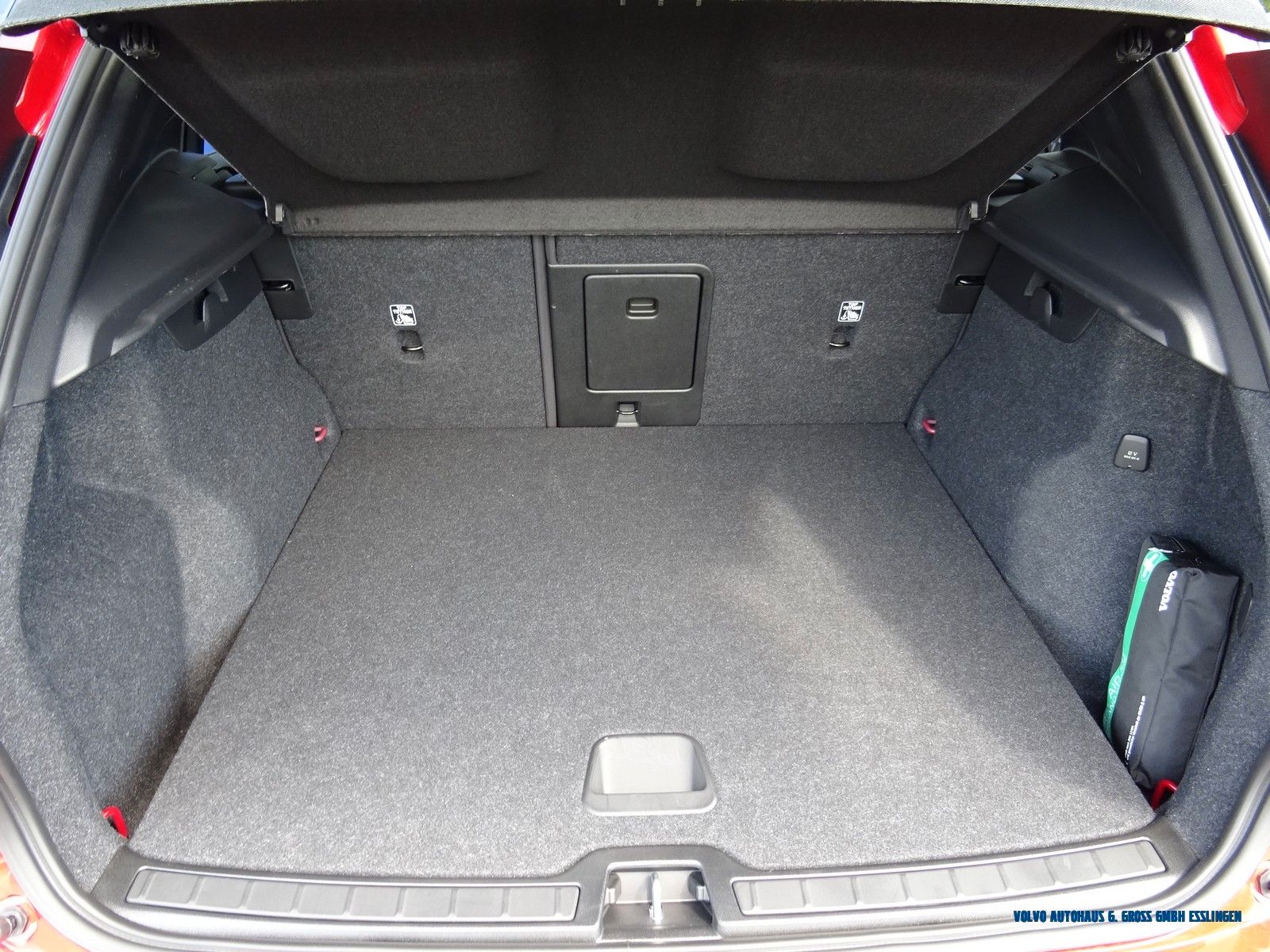Volvo XC40 T5 Recharge R-Design Expression