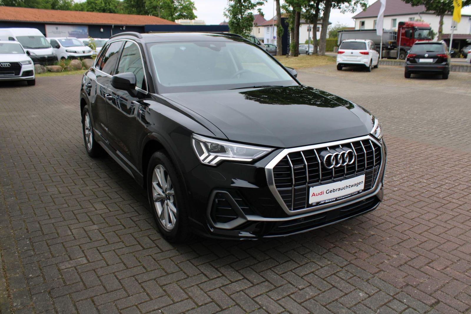 Audi Q3 S line Q3 TDI quattro - Samsaru's Car Outlet