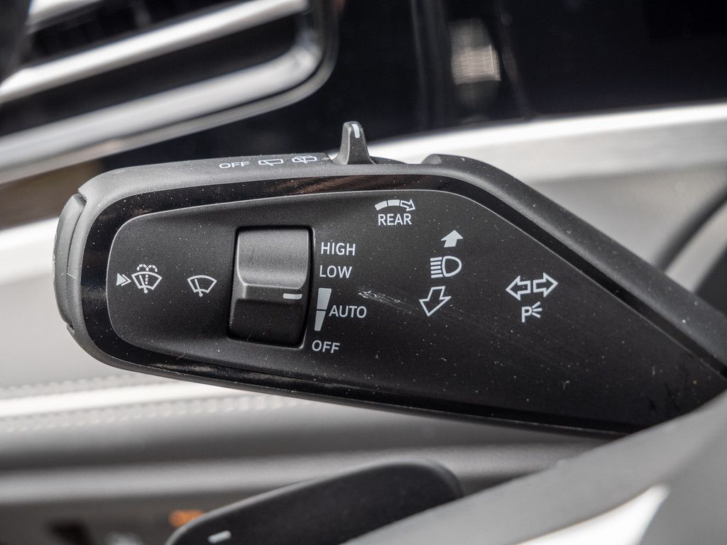 Volkswagen Passat Variant 1.5 TSI eHybrid Elegance AHK ACC