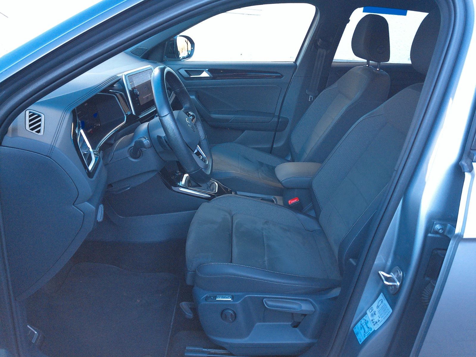Volkswagen T-Roc 2.0 TDI DSG R-Line - Samsaru's Car Outlet
