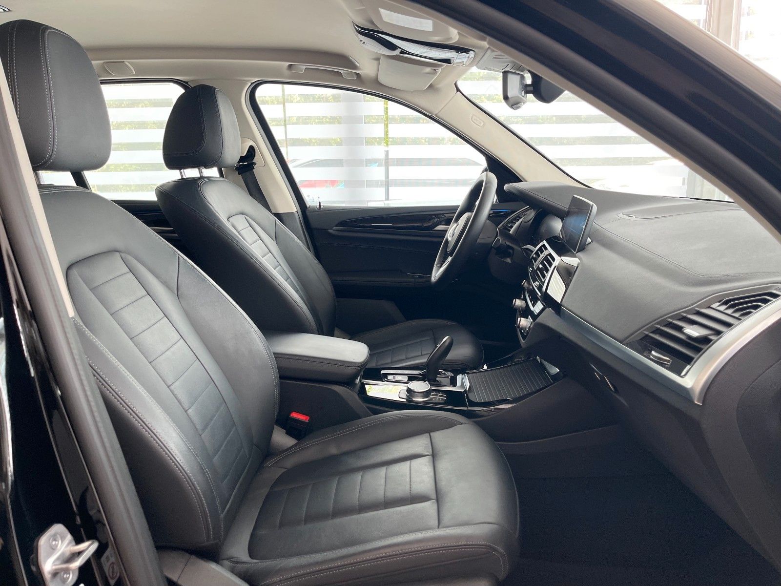 BMW X3 xD30e Luxury Line - Samsaru's Car Outlet