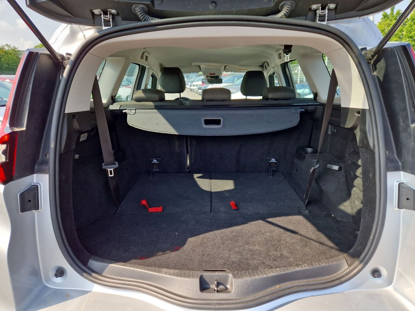 Renault Grand Scenic IV Limited 1.7 BLUE dCi 120 - Samsaru's Car Outlet