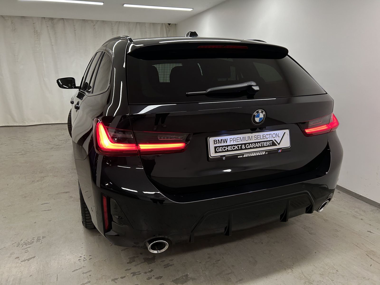 BMW 320d Touring M Sportpaket - Samsaru's Car Outlet