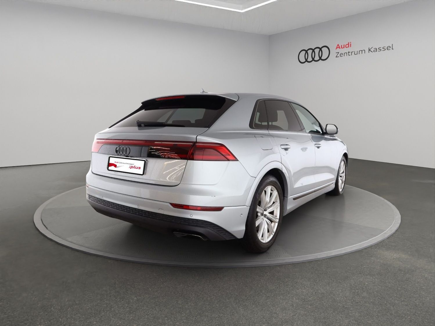 Audi Q8 55 TFSI e quattro - Samsaru's Car Outlet