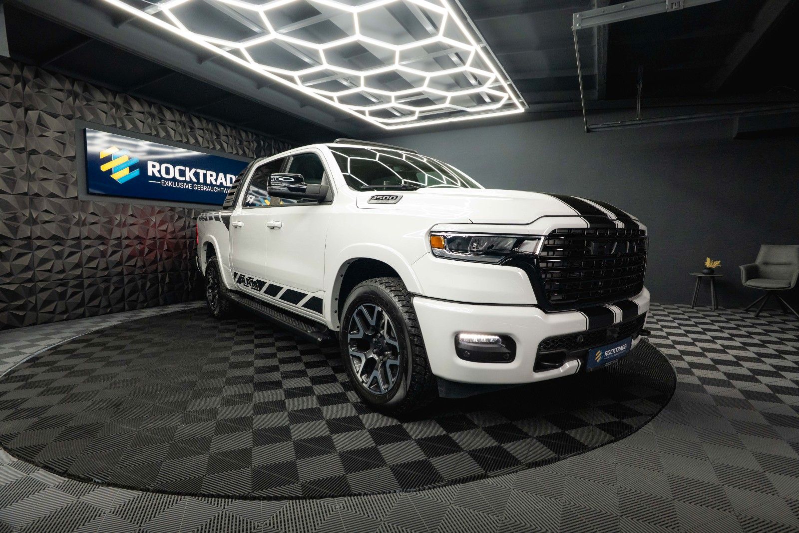Dodge RAM 3.0 MY 25 TWIN TURBO LARAMIE Night Pano ACC