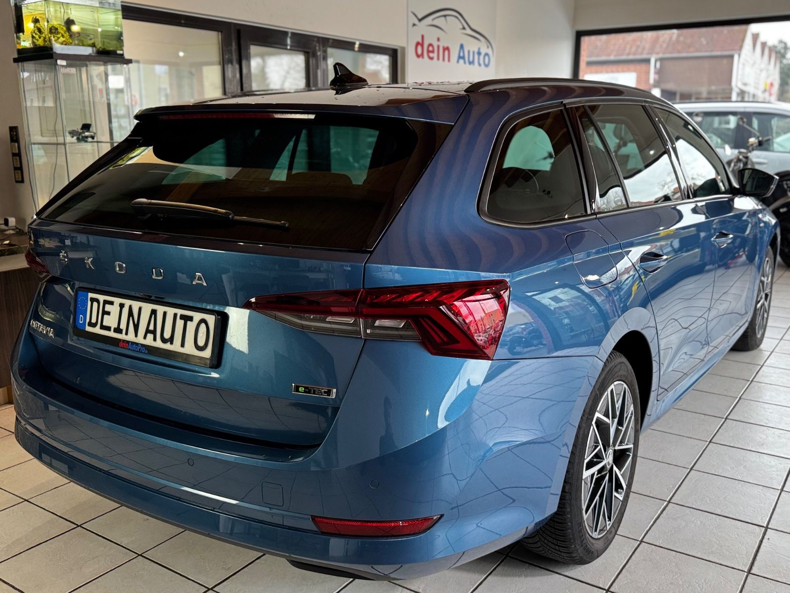 Skoda Octavia Combi Clever - Samsaru's Car Outlet